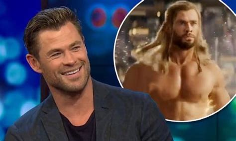 chris hemsworth naked|Chris Hemsworth: Russell Crowe comforted me during Thor nude。